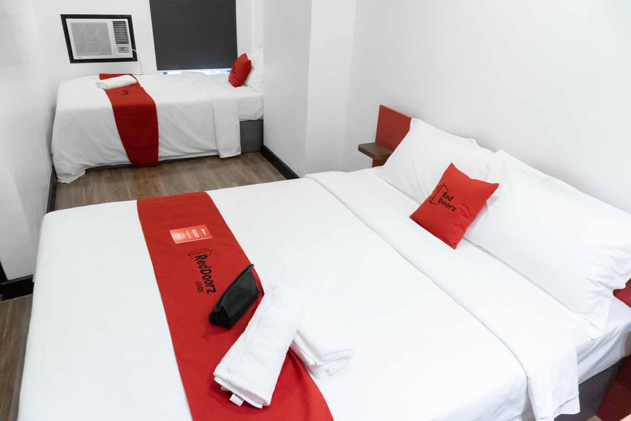Reddoorz Plus At Mm Hotel Las Pinas Former Reddoorz Plus Near Bamboo Organ Экстерьер фото