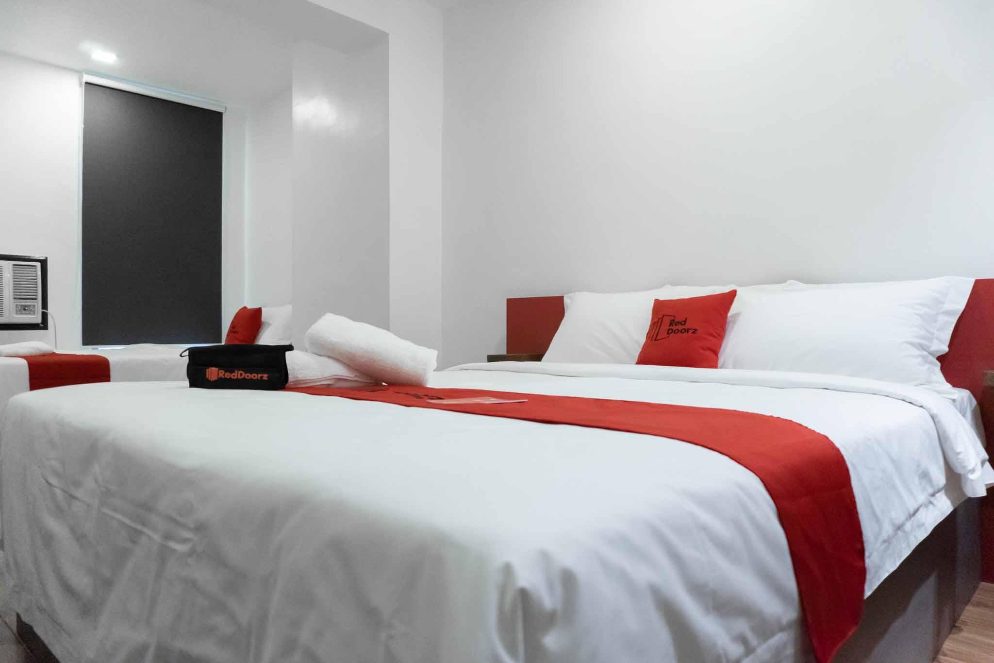 Reddoorz Plus At Mm Hotel Las Pinas Former Reddoorz Plus Near Bamboo Organ Экстерьер фото