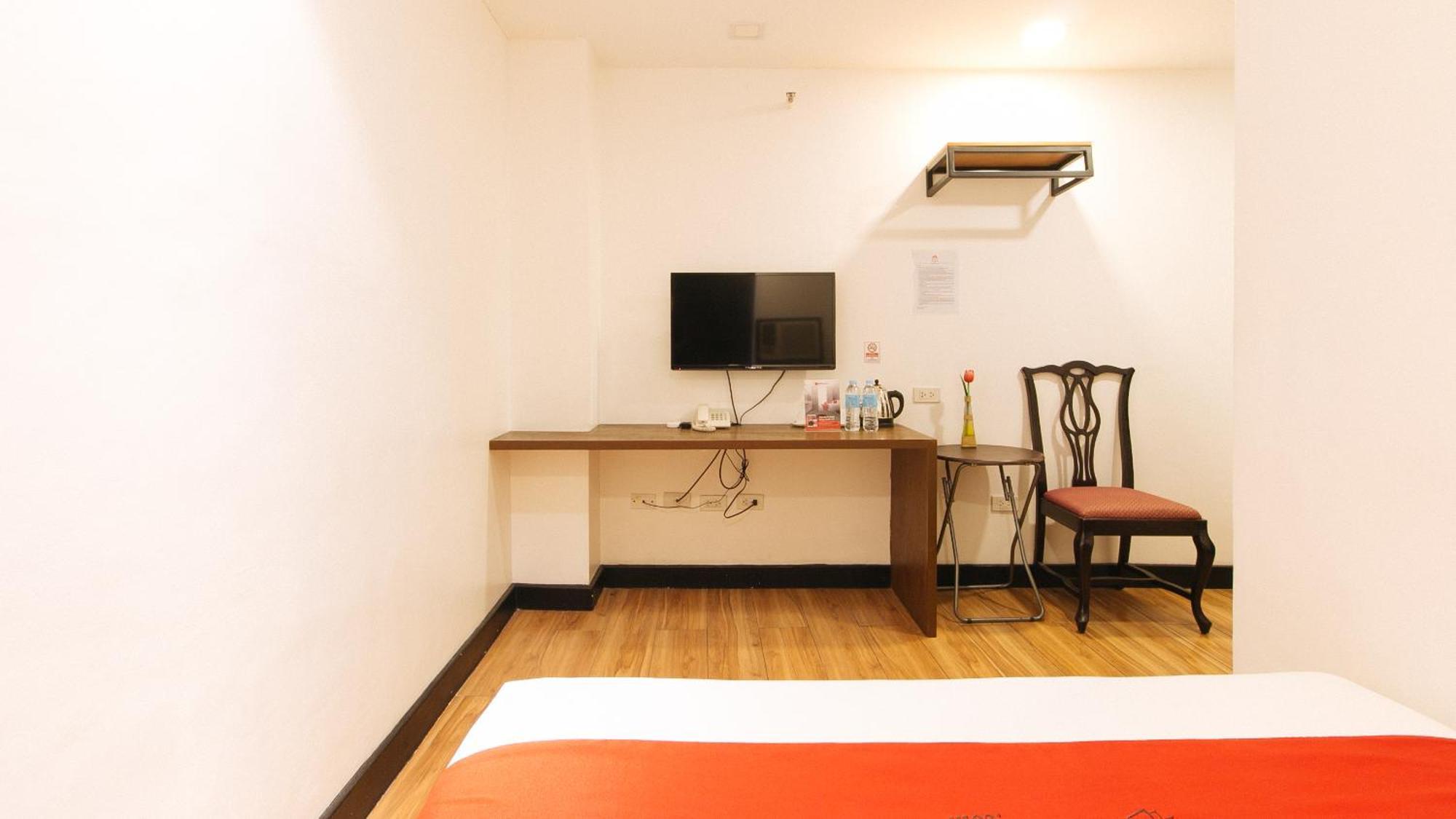 Reddoorz Plus At Mm Hotel Las Pinas Former Reddoorz Plus Near Bamboo Organ Экстерьер фото