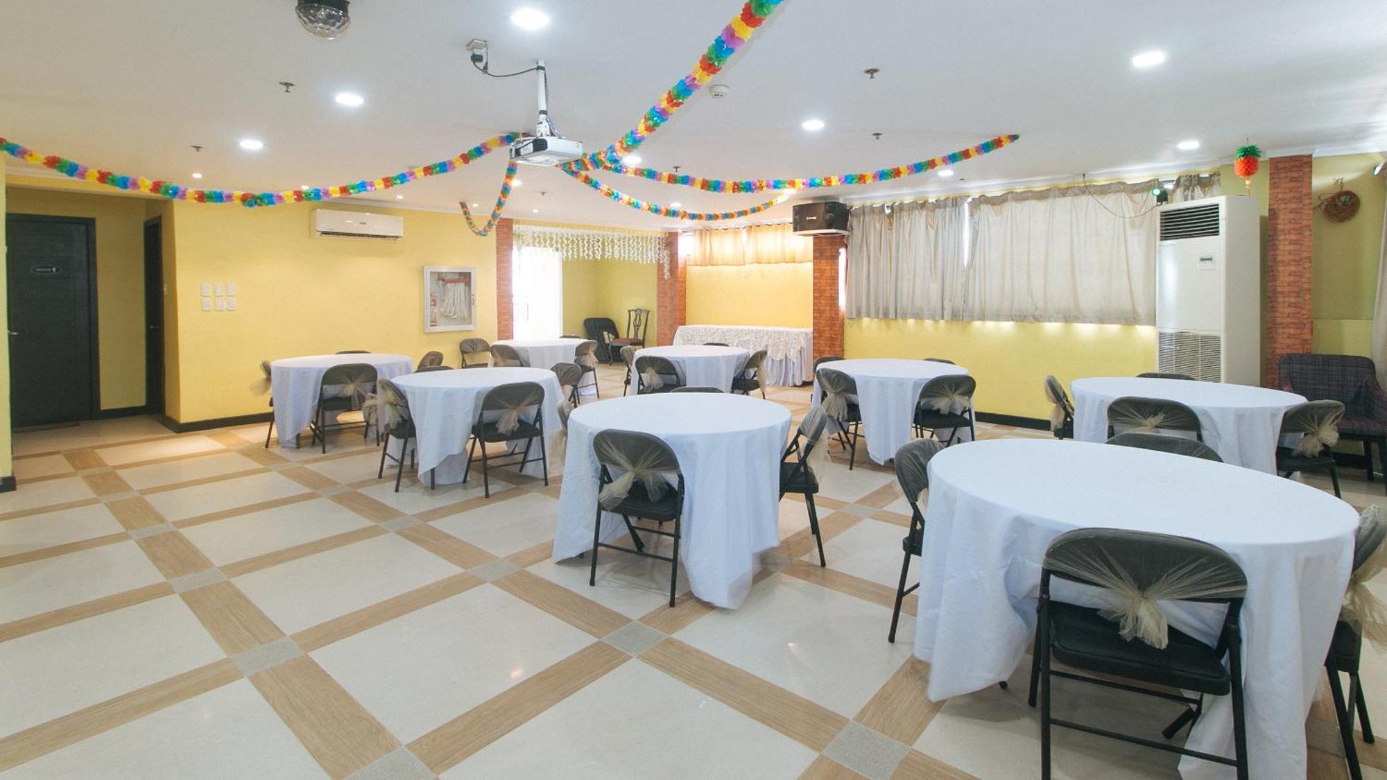 Reddoorz Plus At Mm Hotel Las Pinas Former Reddoorz Plus Near Bamboo Organ Экстерьер фото