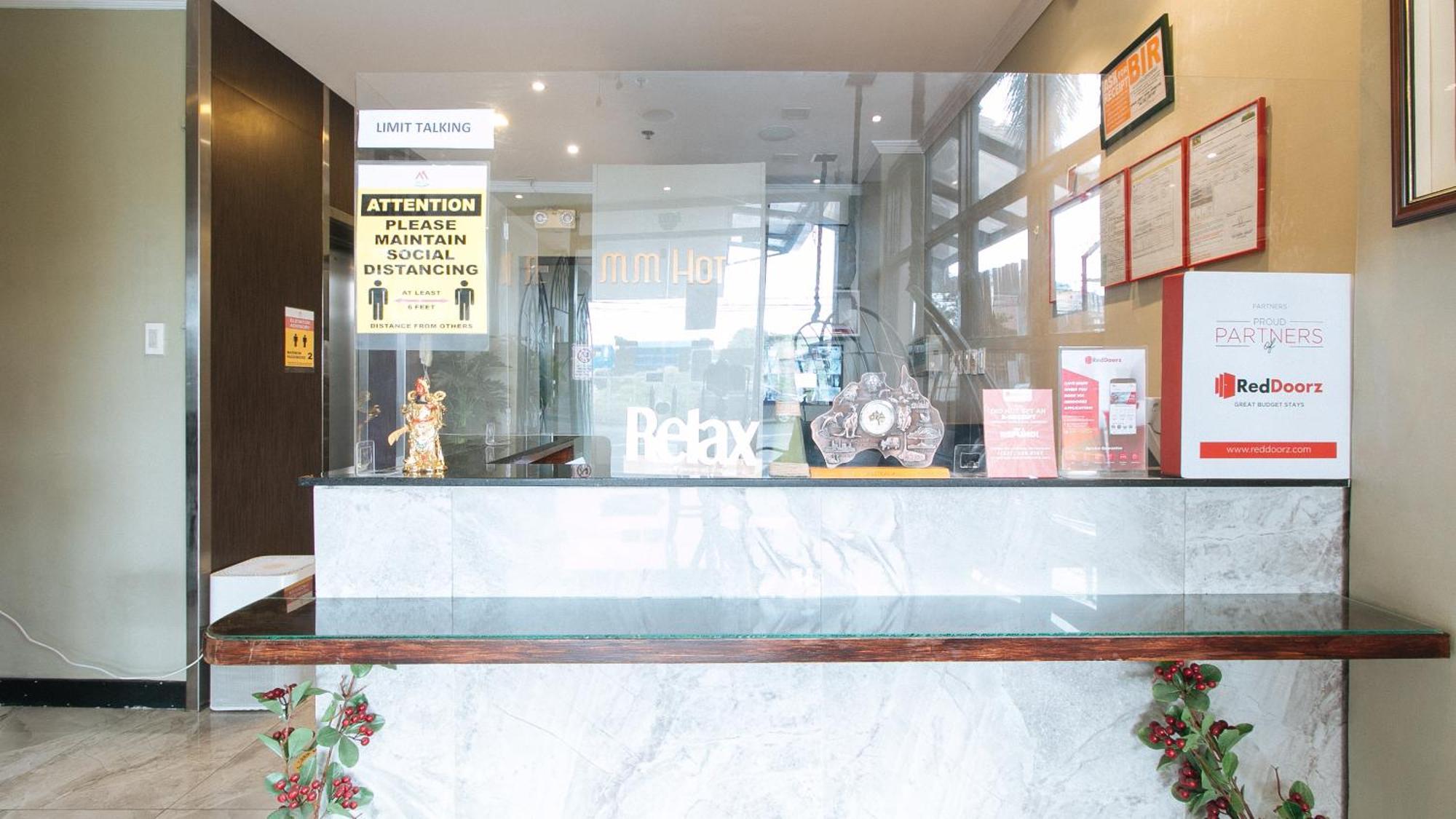 Reddoorz Plus At Mm Hotel Las Pinas Former Reddoorz Plus Near Bamboo Organ Экстерьер фото